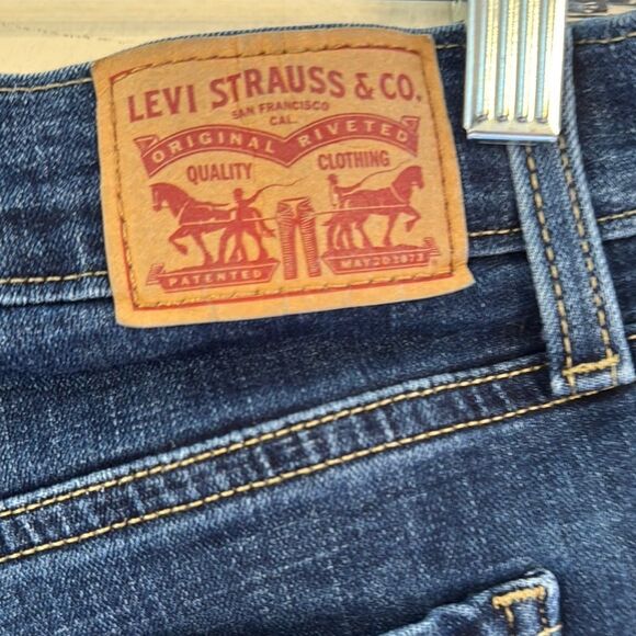 Levi’s Blue Denim Mid-Length Shorts - Picture 4 of 6